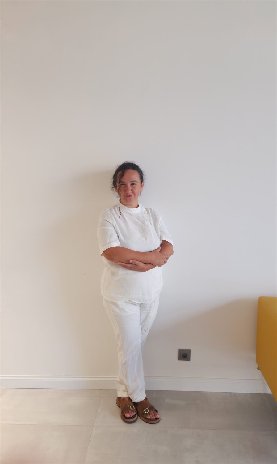 Dt. Pınar Okur klinikte — Okur Diş Dt. Pınar OKUR